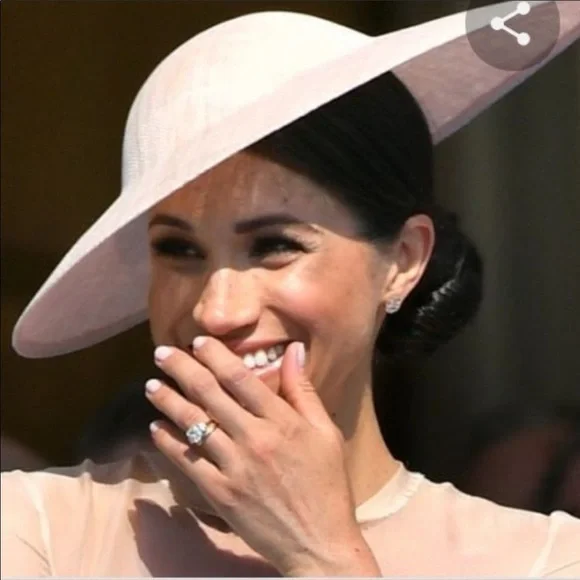 Sparkly Cushion Statement Ring size 6 NIB Megan M - Picture 8 of 9